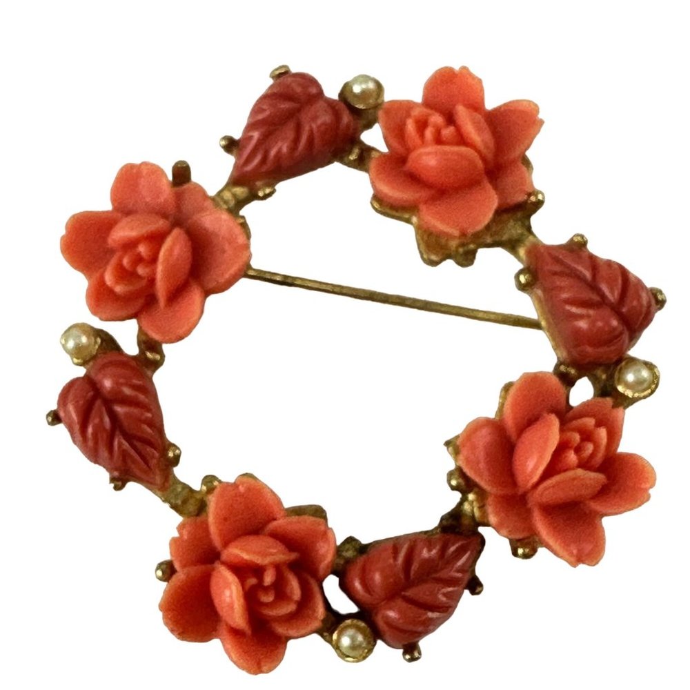 Brooch Wreath Carved Coral Pink Flowers Gold Tone